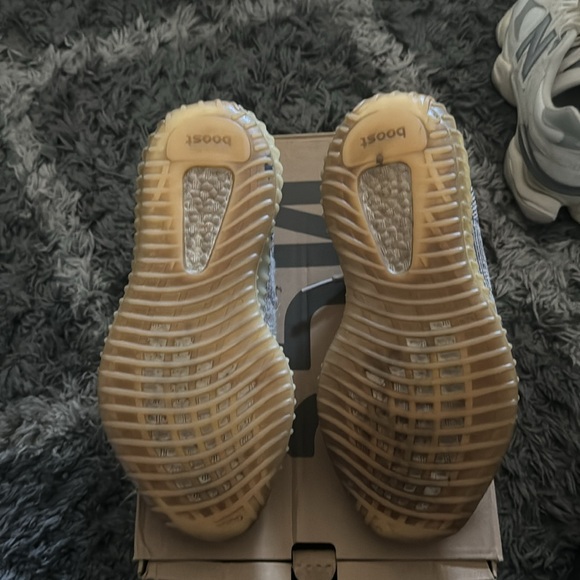 Yeezy Boost 350 - Picture 4 of 4